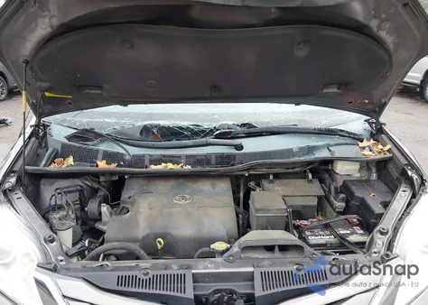 2014 Toyota Sienna Xle V6 8 Passenger z USA, uszkodzony, nr VIN 5TDYK3DC0ES443577